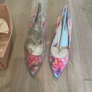BCBGeneration Treasure Watercolor heels size 8M